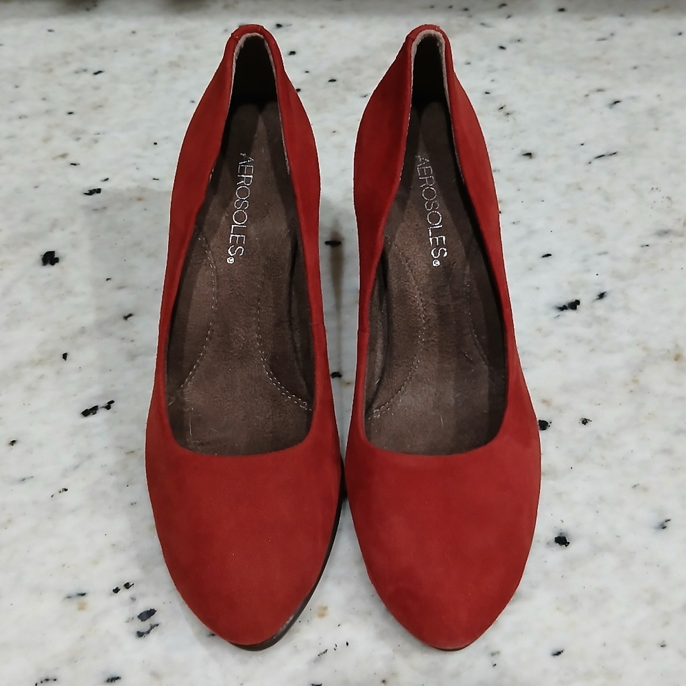 Like New! Ladies Size 7 Aerosoles Tapestry Red Leather Suede 3" Heel Pumps